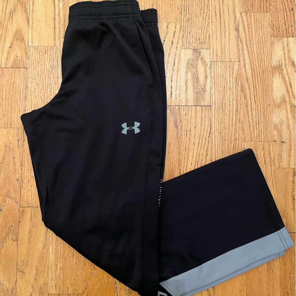Under Amour boys black and gray loose fitting athletic pants